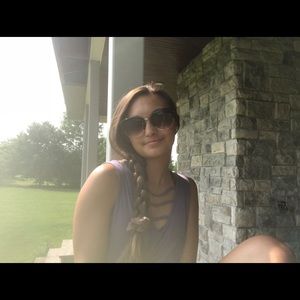 Meet your Posher, Jillian